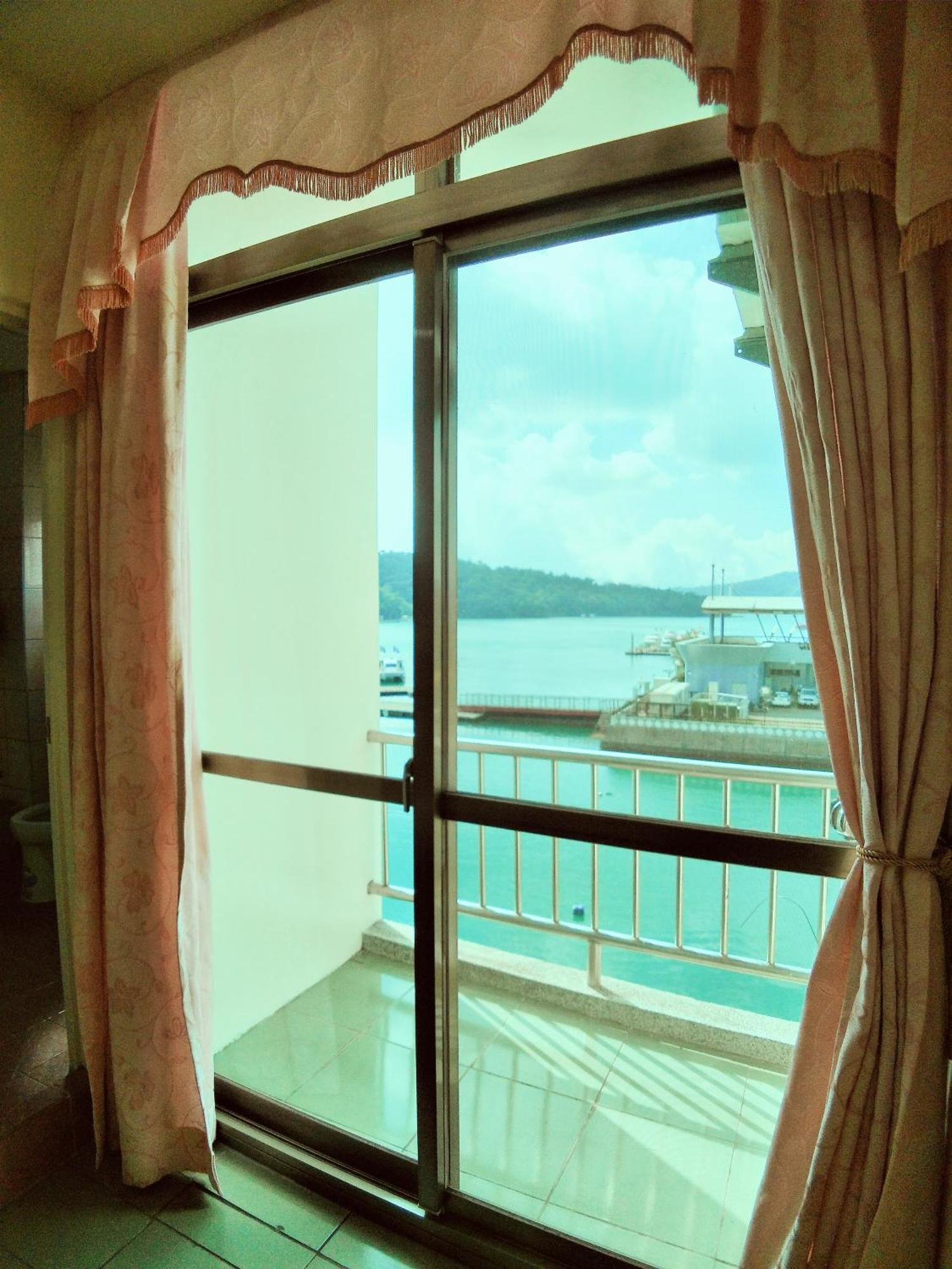 Sun Moon Lake Fisherman Homestay Yuchi Δωμάτιο φωτογραφία
