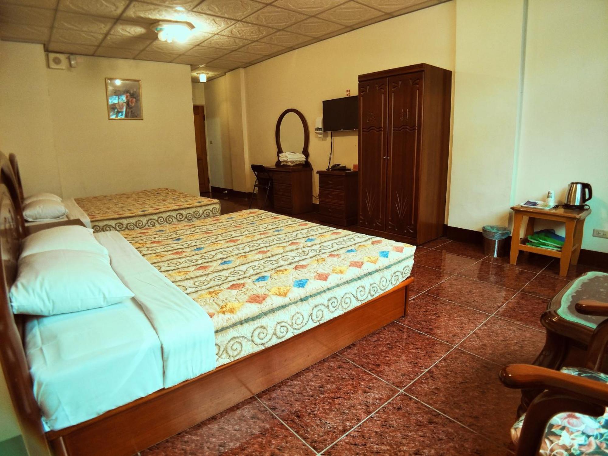 Sun Moon Lake Fisherman Homestay Yuchi Δωμάτιο φωτογραφία