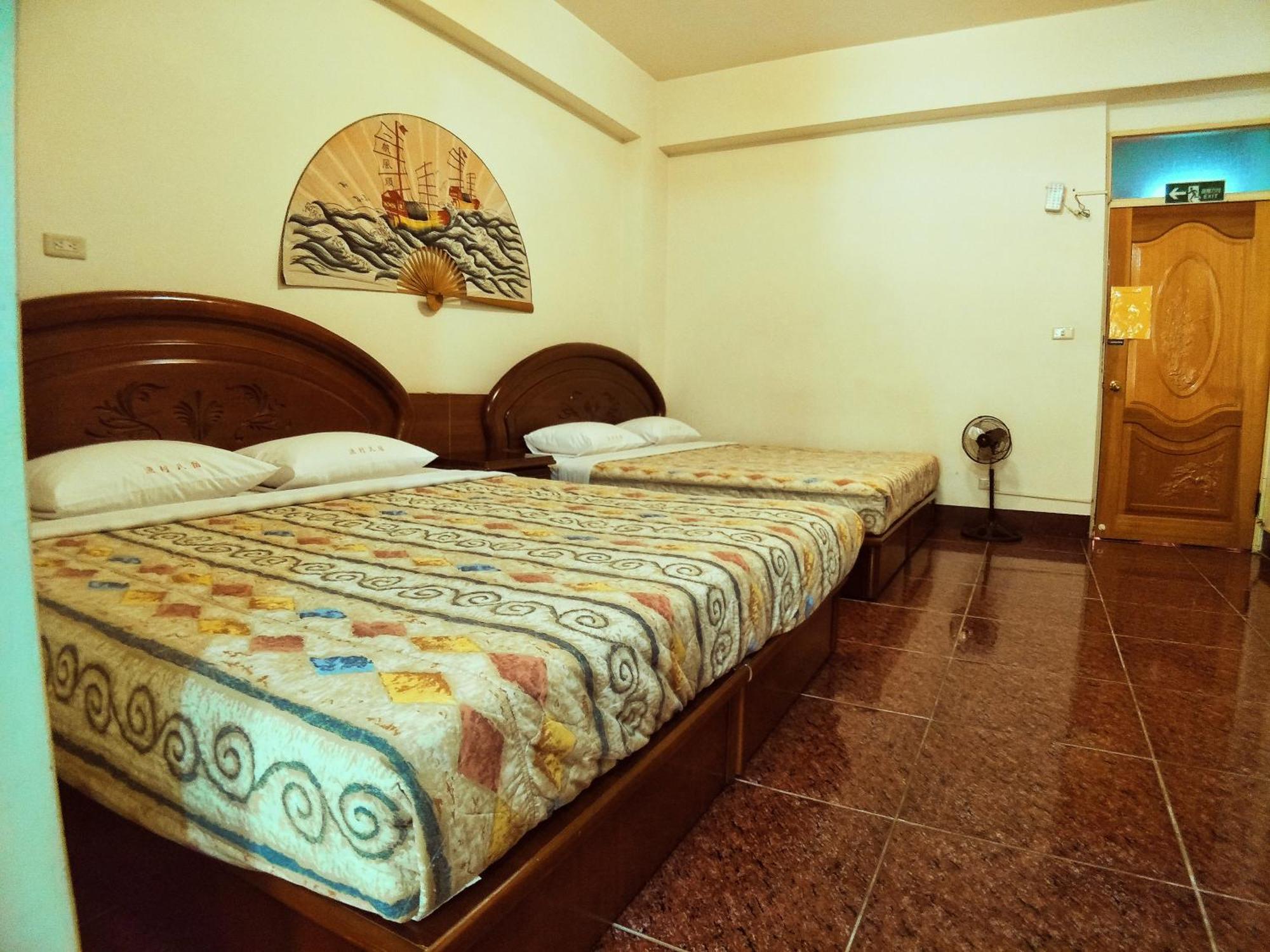 Sun Moon Lake Fisherman Homestay Yuchi Δωμάτιο φωτογραφία