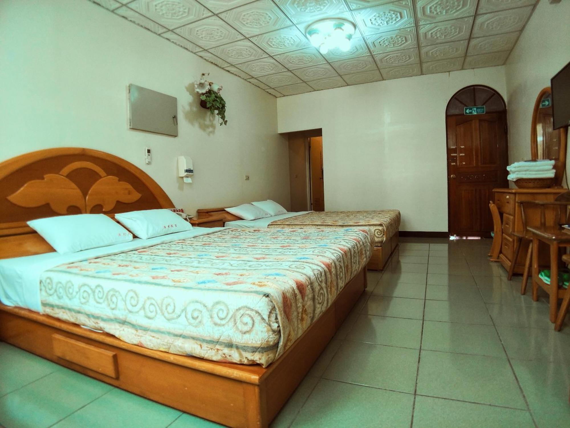 Sun Moon Lake Fisherman Homestay Yuchi Δωμάτιο φωτογραφία