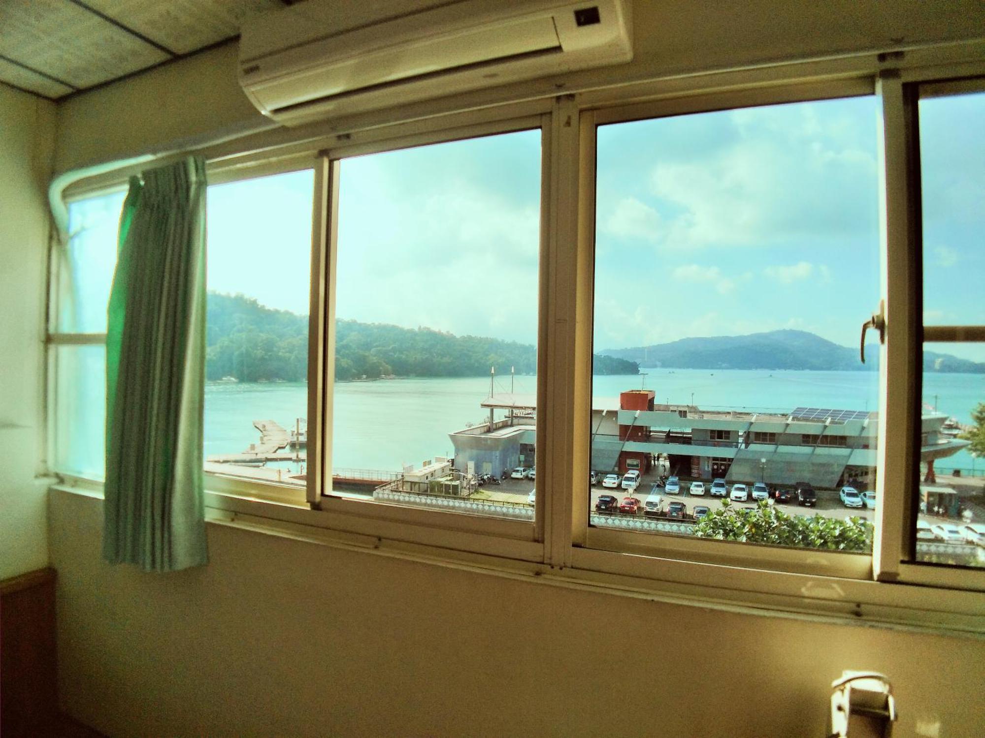 Sun Moon Lake Fisherman Homestay Yuchi Δωμάτιο φωτογραφία